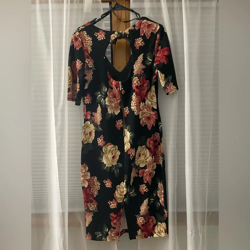 Floral midi dress - Picture 2 of 3